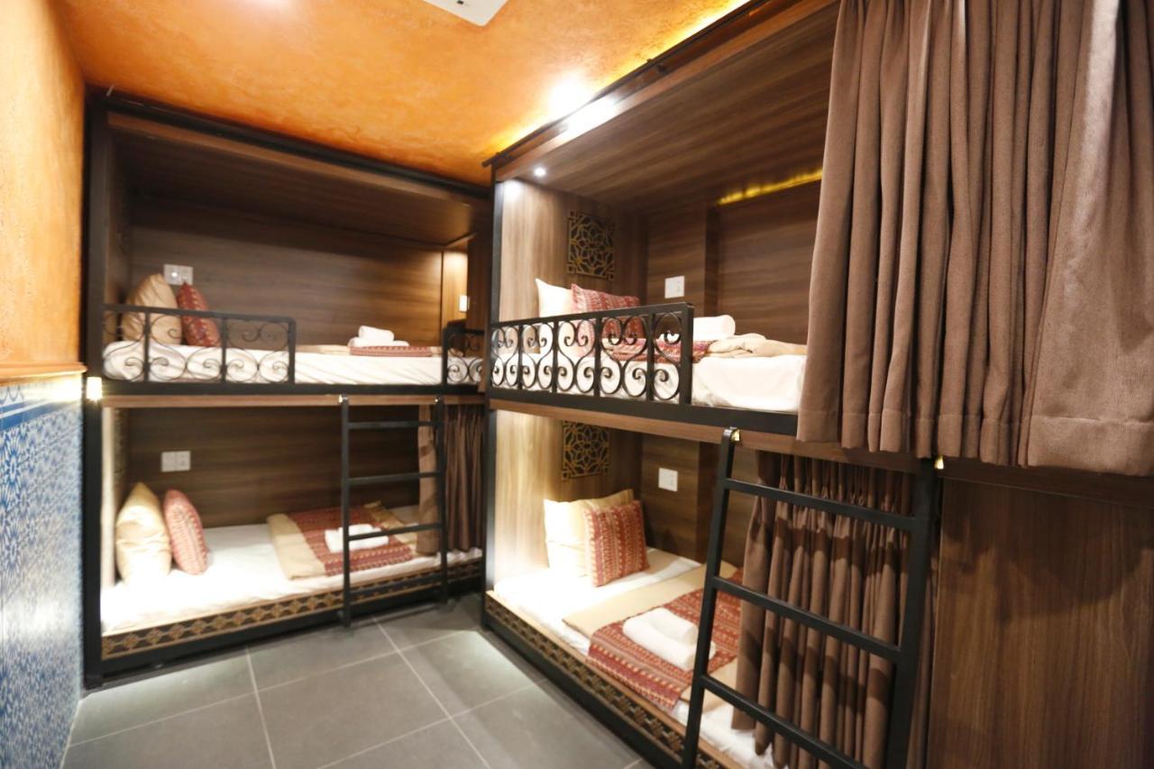 Aquarizon Boutique Hostel & City Bar Хошимин Экстерьер фото